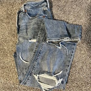 GAP DISTRESSED CIGARETTE JEANS